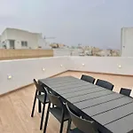 Modern Designer Near Sliema Seafront Apartment *