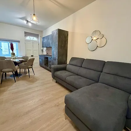Modern Designer Near Sliema Seafront Apartment Gzira