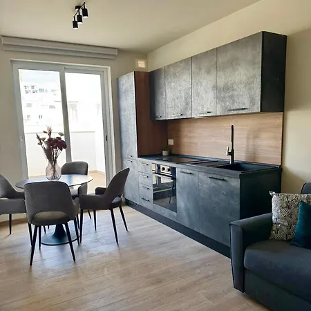 Modern Designer Near Sliema Seafront Apartment Gzira